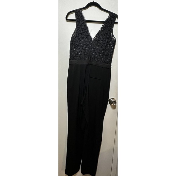 Reiss Suzy black lace Party jumpsuit, sleeveless Vneck and vback. Size 8 Women - Picture 5 of 7